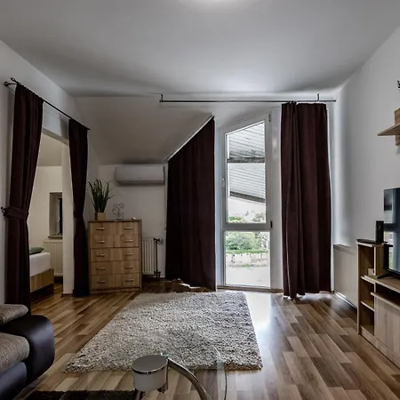 Ferienwohnung Six Corners - Bright Corner Pécs Exterior foto