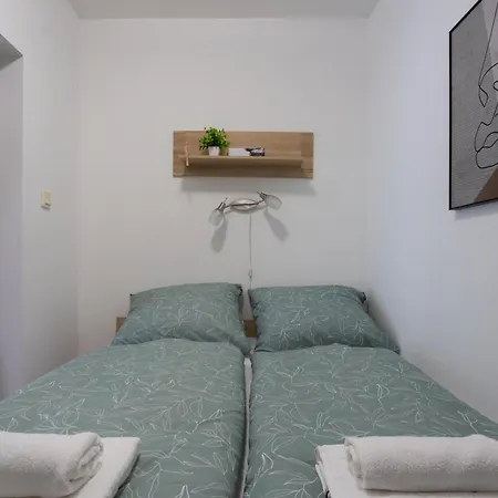 Ferienwohnung Six Corners - Bright Corner Pécs Exterior foto