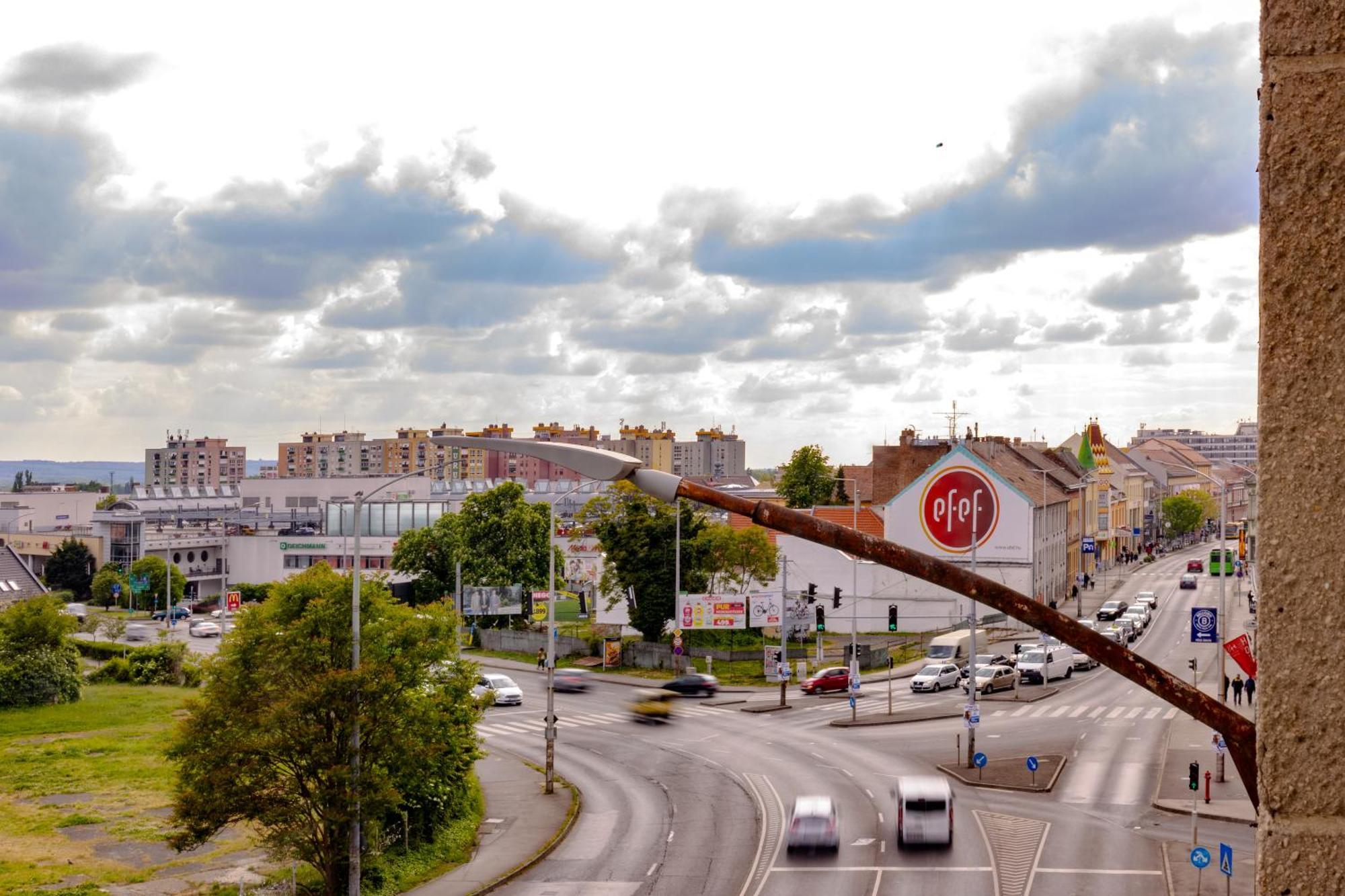 Six Corners - Bright Corner Apartment Pécs